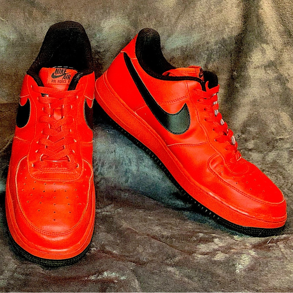 Nike Air Force One red size 14